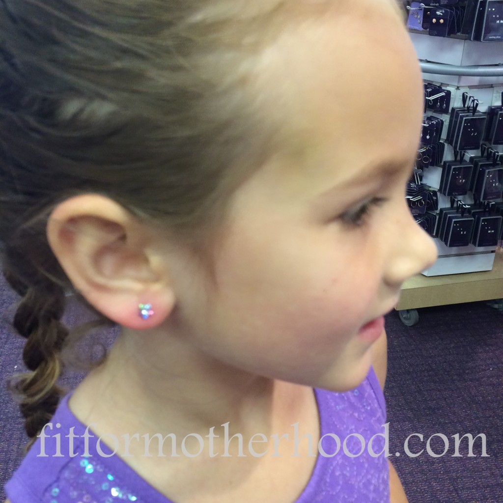 mimm - ear piercing sophia side 2