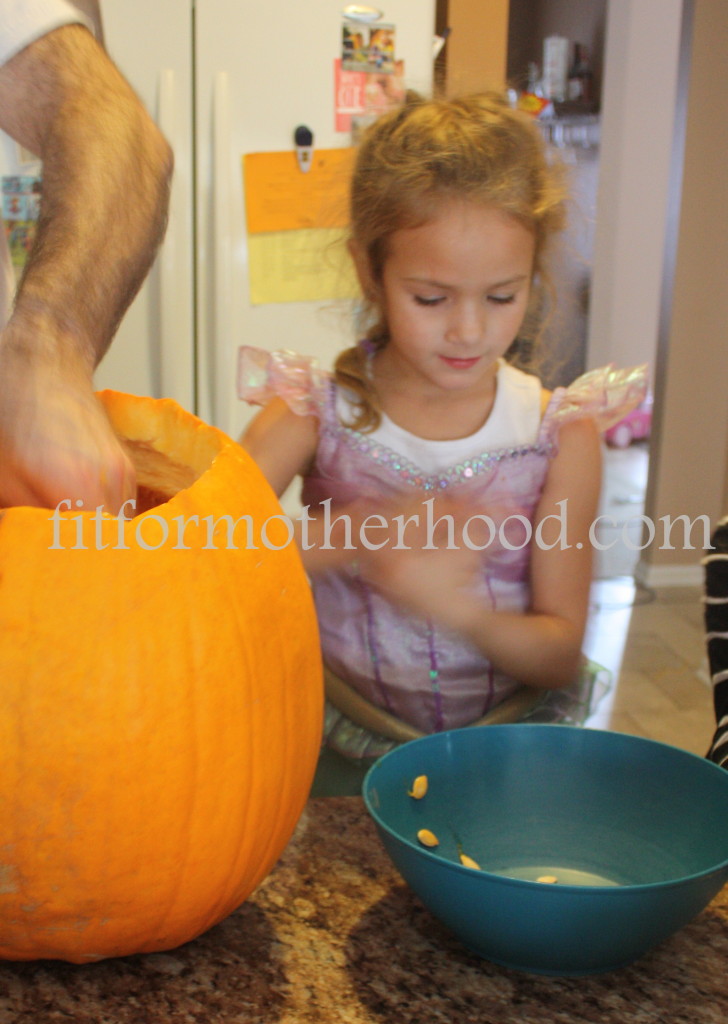 mimm - carving pumpkins sophia