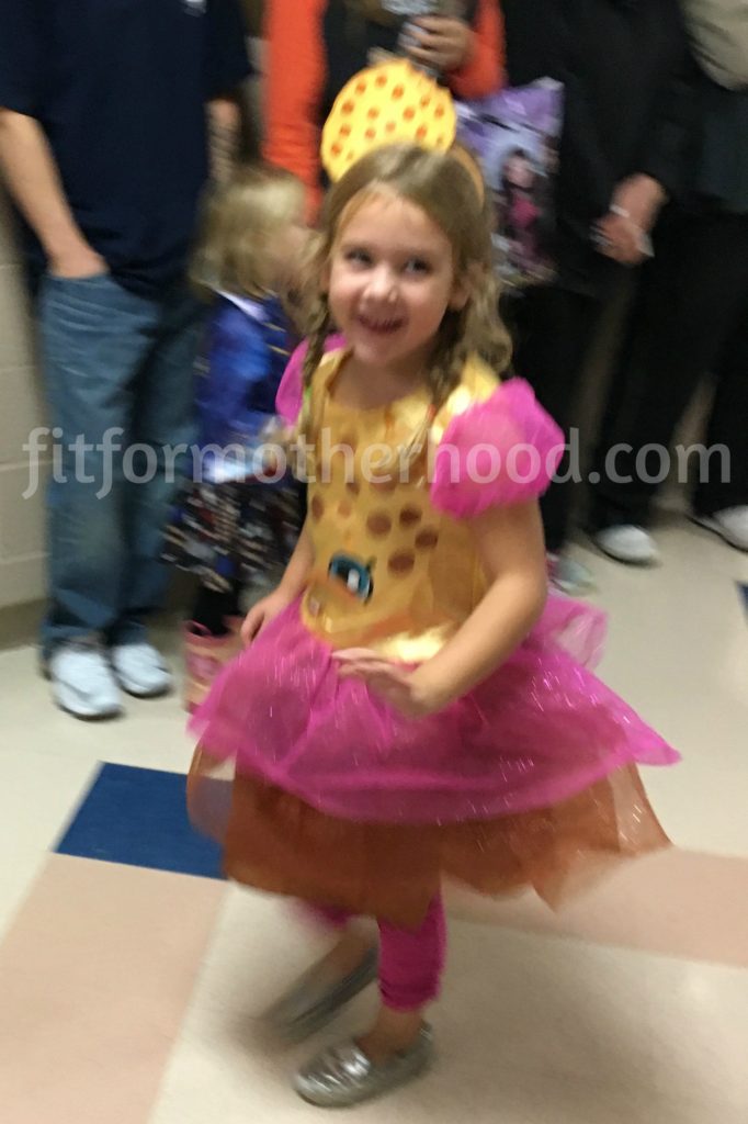 october-2016-school-parties-parade-isabella